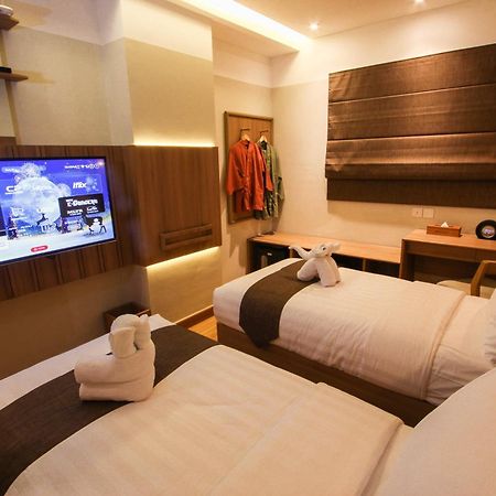 Kuretakeso Kemang Hotel Yakarta Exterior foto