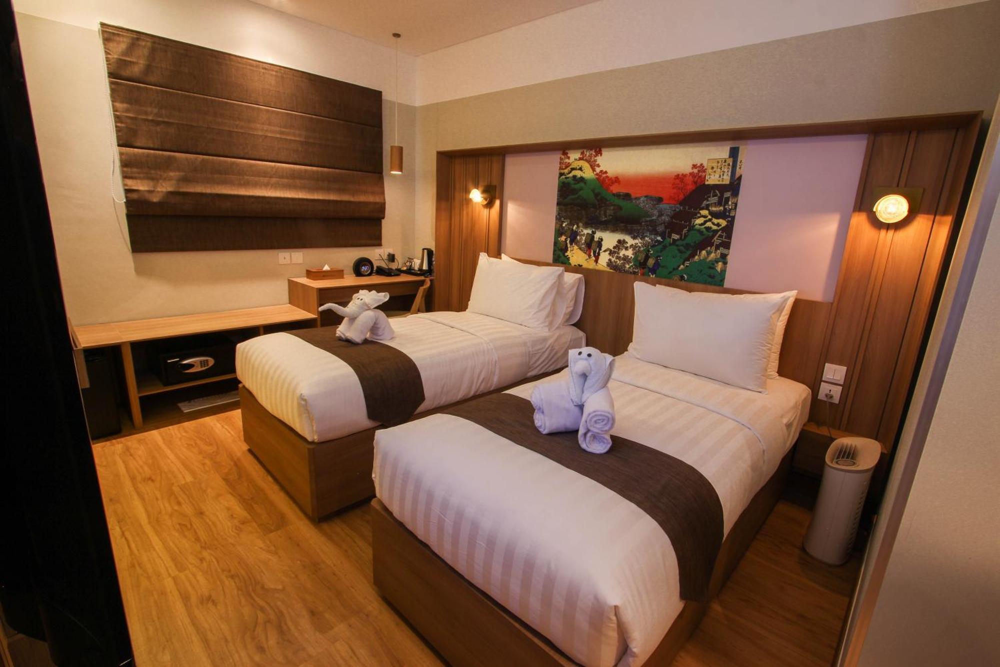 Kuretakeso Kemang Hotel Yakarta Exterior foto