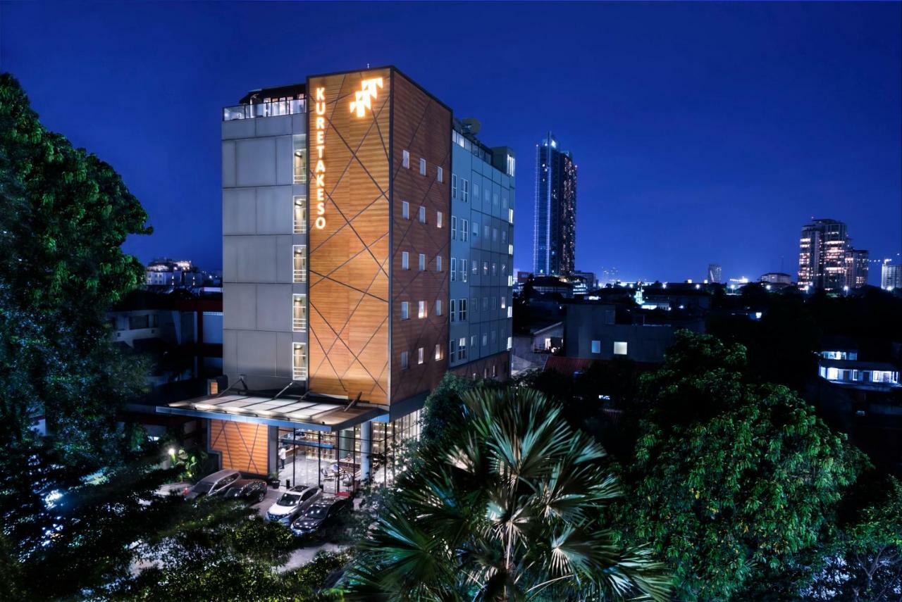 Kuretakeso Kemang Hotel Yakarta Exterior foto